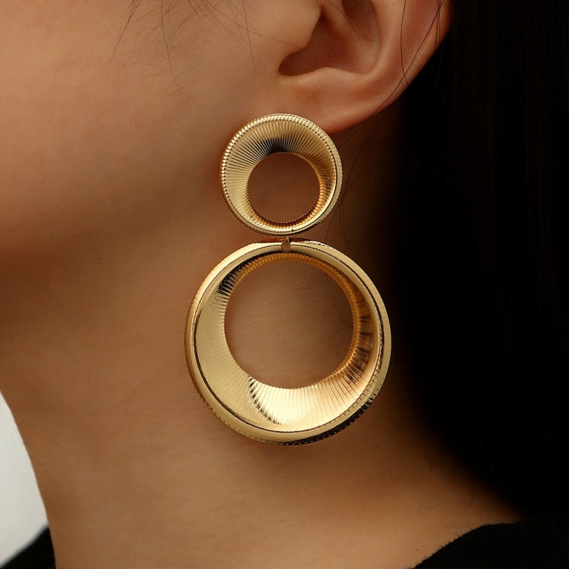 Mod Gold Earrings, Mod Earrings, Round Dangle Drop Earrings , Retro Earrings, 60s inspired earrings